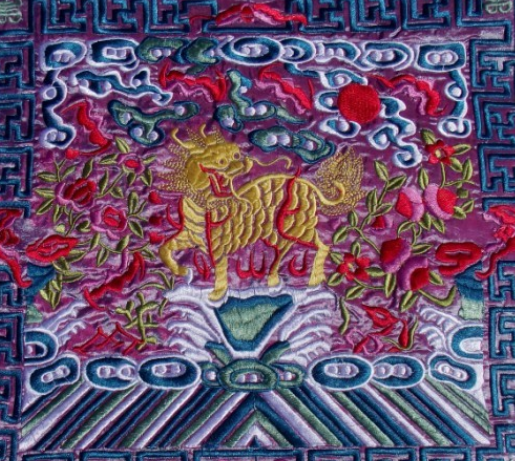 廠家定做批發(fā)機繡刺繡戲服龍補子繡片