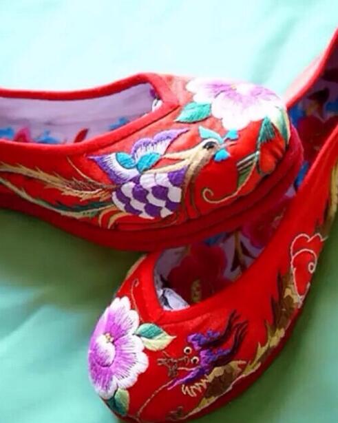 各種風(fēng)格手推繡繡花鞋 各種風(fēng)格手推繡繡花鞋