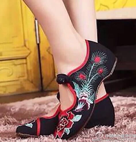 各種風(fēng)格手推繡繡花鞋 各種風(fēng)格手推繡繡花鞋