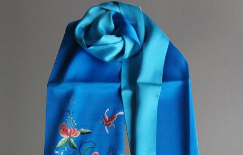 絲巾LOGO標志刺繡 絲巾LOGO標志刺繡