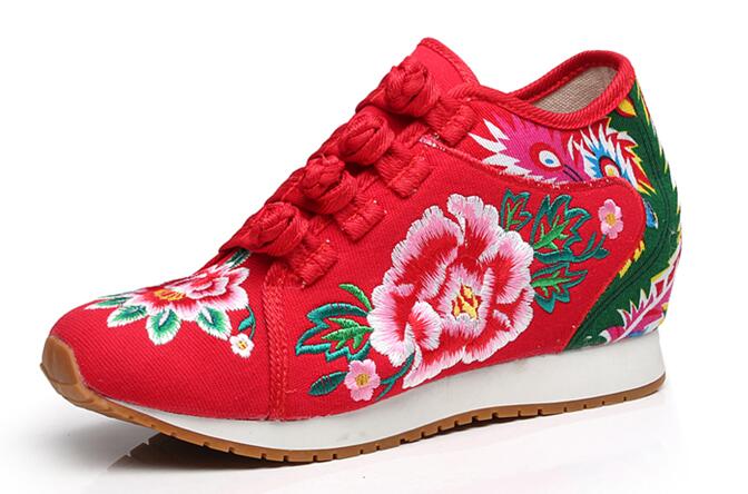 運(yùn)動(dòng)鞋logo刺繡加工廠 運(yùn)動(dòng)鞋logo刺繡加工廠