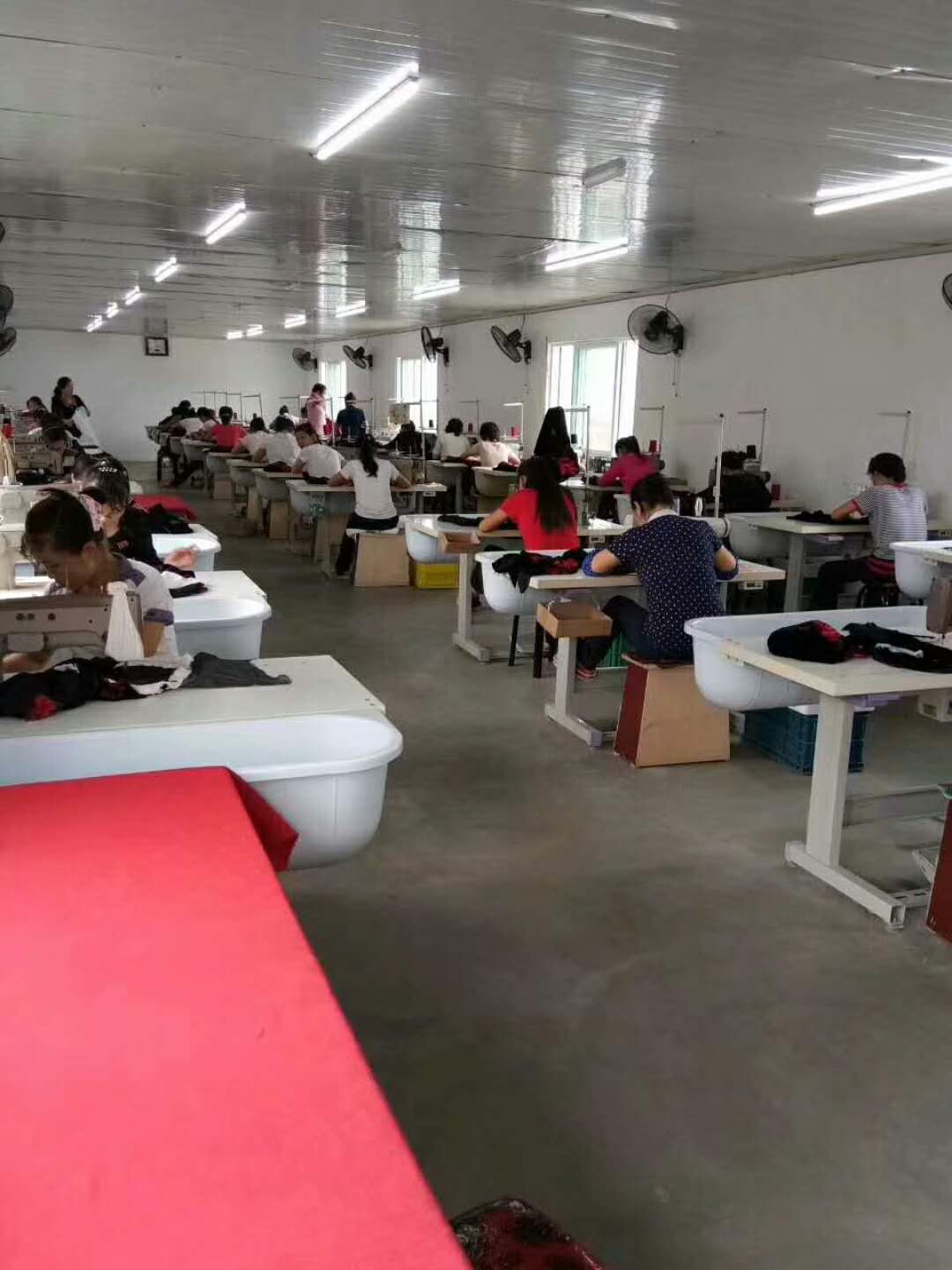 手推繡加工車間 手推繡加工車間