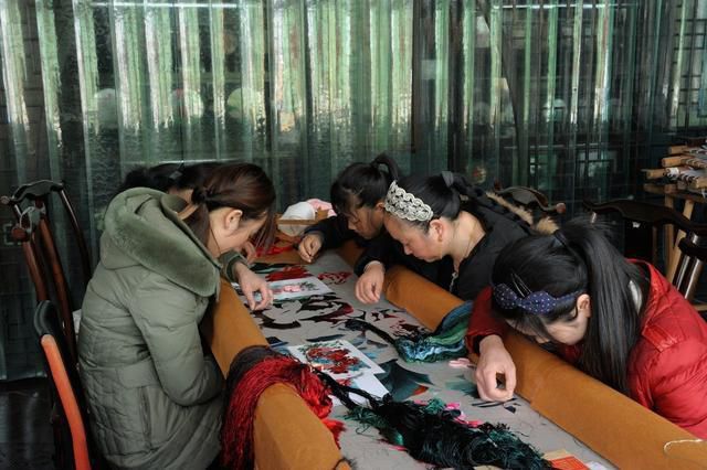 繡娘是怎么連成的?我的刺繡工藝該何去何從 繡娘是怎么連成的?我的刺繡工藝該何去何從