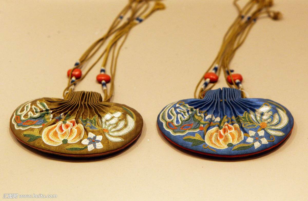 中國荷包蝴蝶結(jié)刺繡加工 中國荷包蝴蝶結(jié)刺繡加工