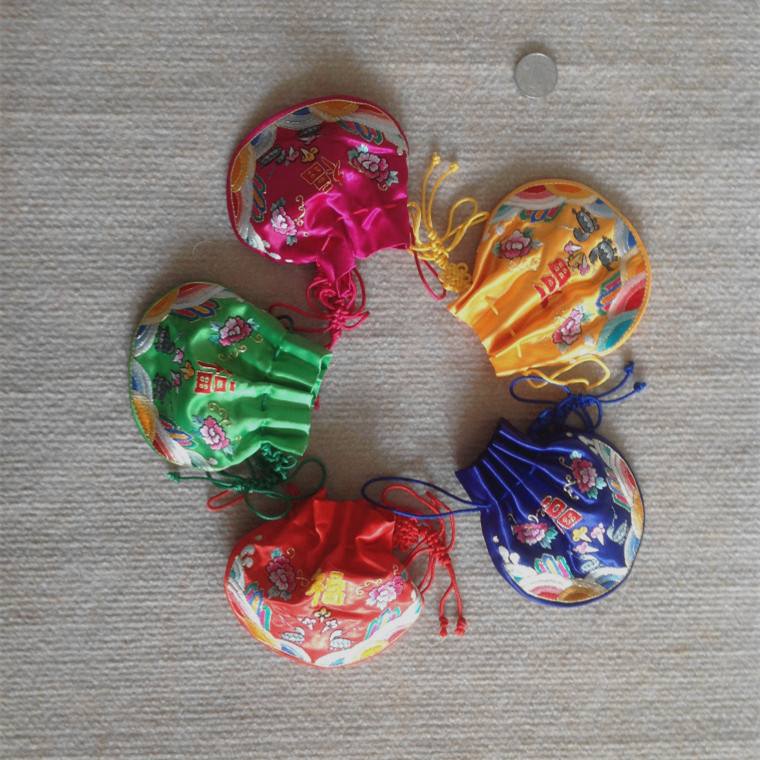 中國荷包蝴蝶結(jié)刺繡加工 中國荷包蝴蝶結(jié)刺繡加工