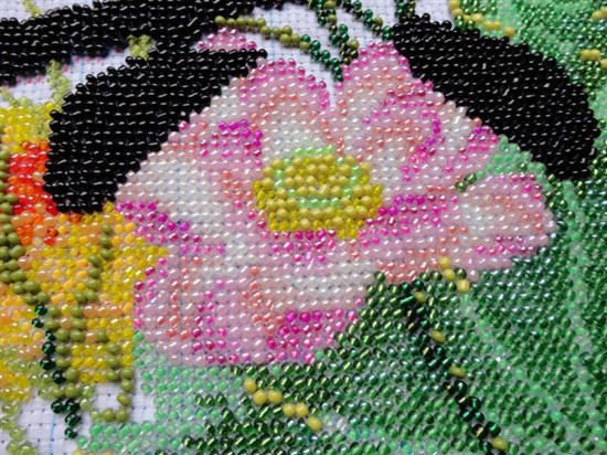 彩珠繡的繡法以及注意事項 彩珠繡的繡法以及注意事項