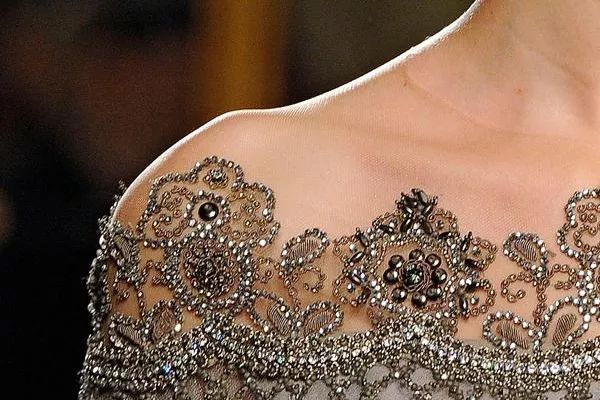 什么是高級刺繡定制? 什么是高級刺繡定制?