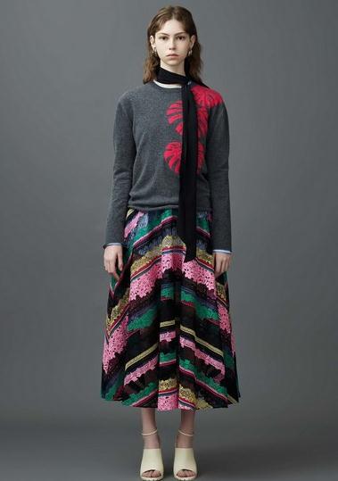 唯美刺繡:穿的不止是衣服還有藝術 唯美刺繡:穿的不止是衣服還有藝術