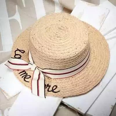 從頭到腳穿出不一樣的刺繡風 從頭到腳穿出不一樣的刺繡風