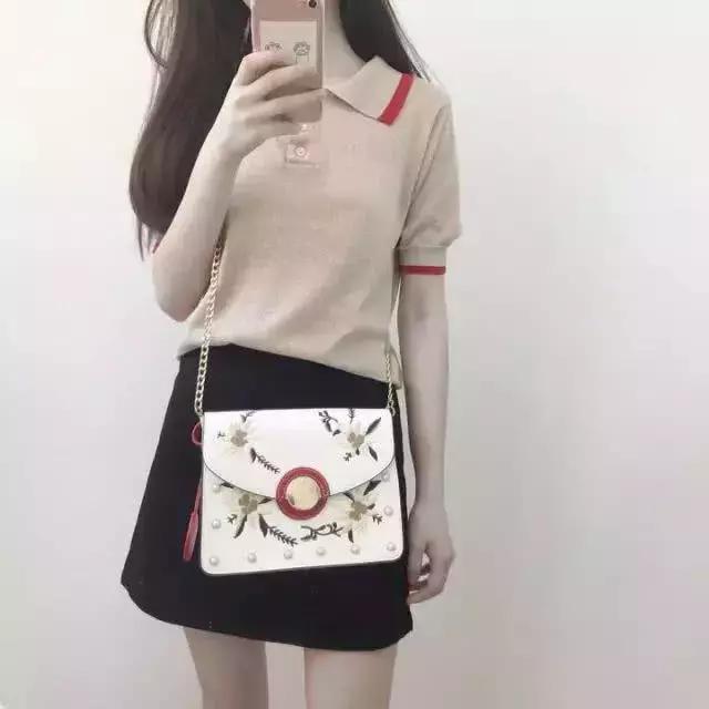 從頭到腳穿出不一樣的刺繡風 從頭到腳穿出不一樣的刺繡風