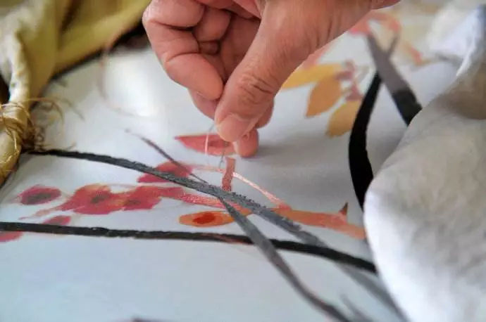 從傳統手工刺繡繡娘到工藝大師轉變 從傳統手工刺繡繡娘到工藝大師轉變