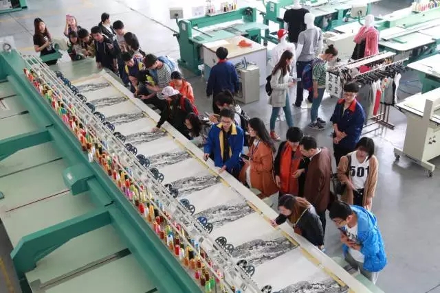 電腦繡花已成為傳統(tǒng)藝術(shù)刺繡重要部分 電腦繡花已成為傳統(tǒng)藝術(shù)刺繡重要部分