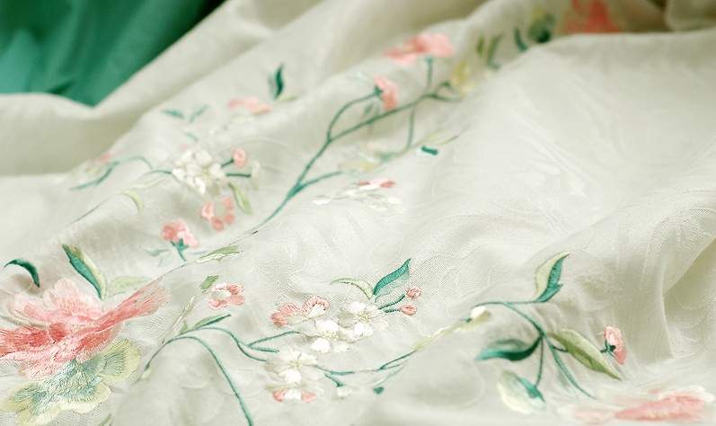 漢唐風服裝刺繡古裝戲演出服加工 漢唐風服裝刺繡古裝戲演出服加工