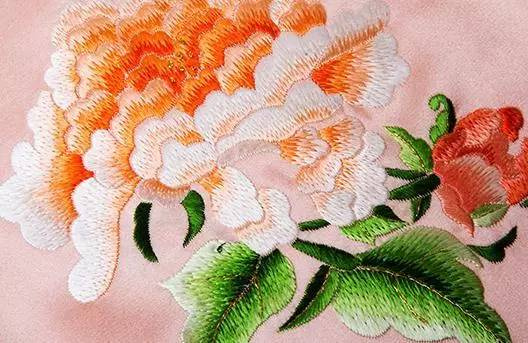 手推繡下一件華麗旗袍的秘密 手推繡下一件華麗旗袍的秘密