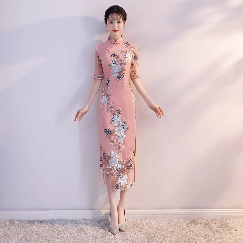 繡花旗袍裙,方寸之間心盡顯女人之美 繡花旗袍裙,方寸之間心盡顯女人之美